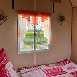 Schaeferwagen Kuschel Vom Friesenhof Wieratal Κάμπινγκ *