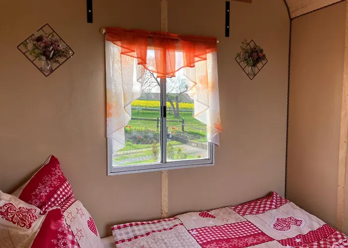 Schaeferwagen Kuschel Vom Friesenhof Wieratal キャンプ場 *