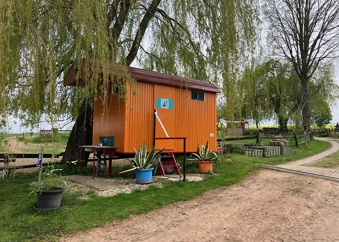 キャンプ場 Schaeferwagen Kuschel Vom Friesenhof Wieratal Nobitz